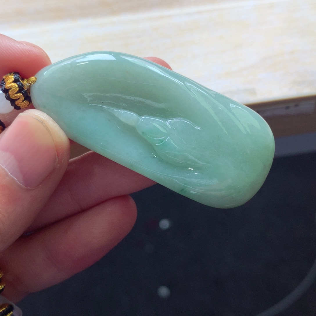 翡翠颈饰未镶嵌吊坠