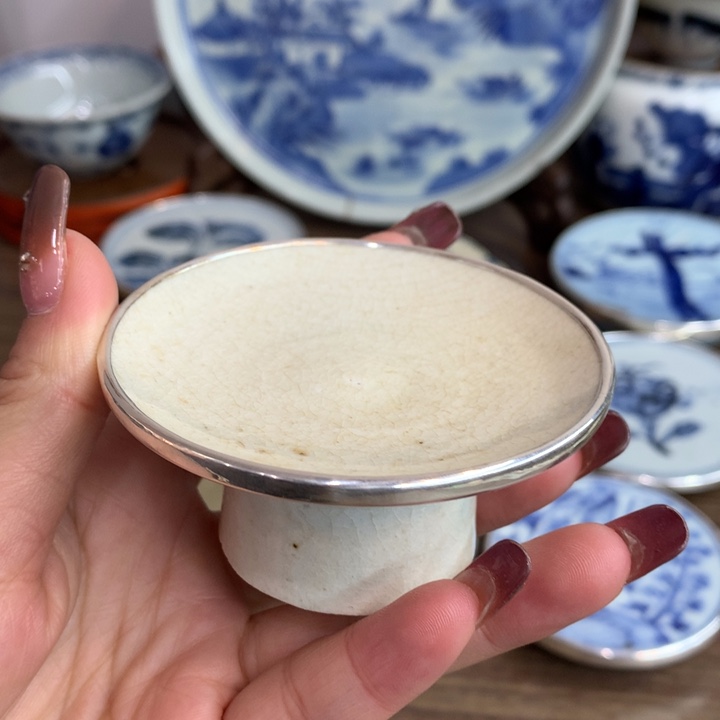 壶承现代纯手工手绘的主人杯