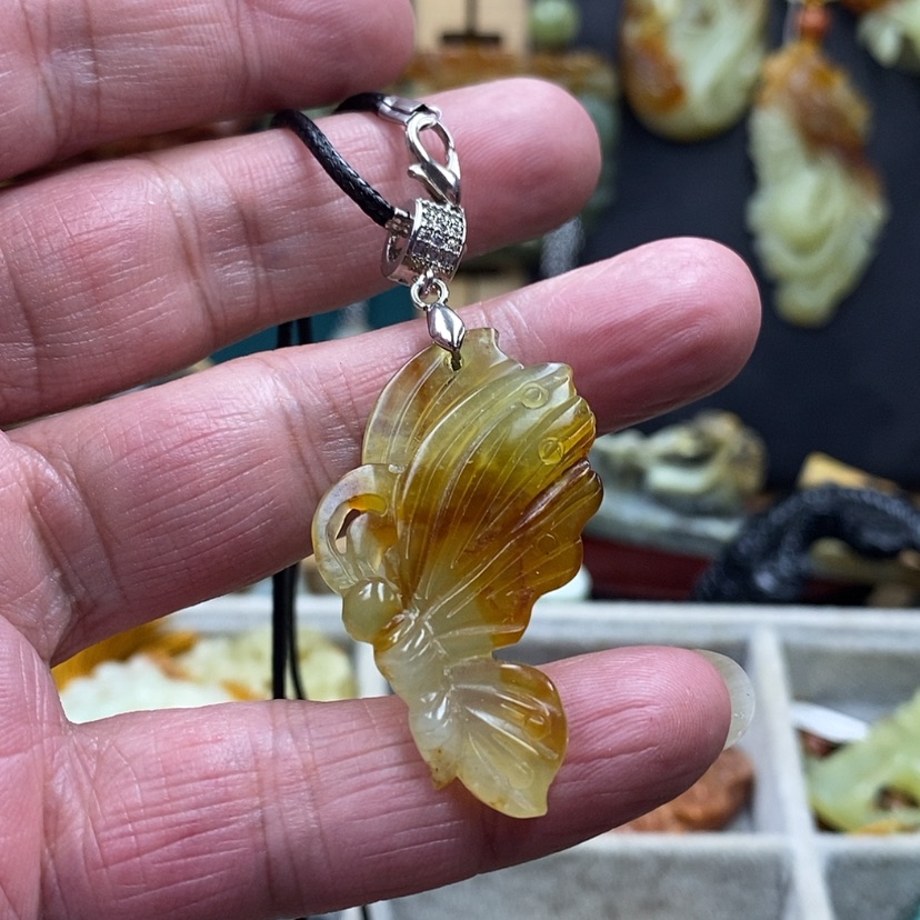 【闪购商品】蛇纹石玉吊坠未镶嵌