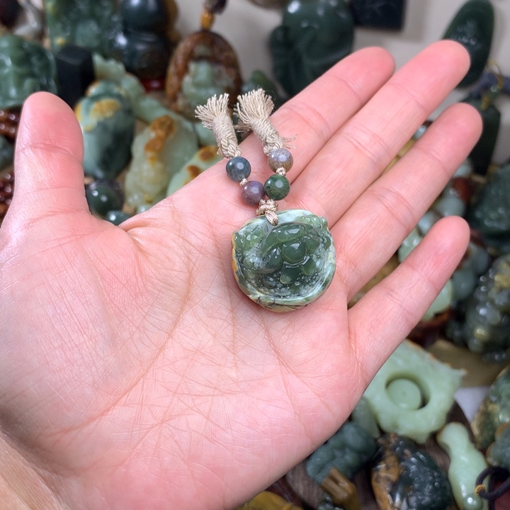 岫岩河磨玉（透闪石质玉）吊坠未镶嵌