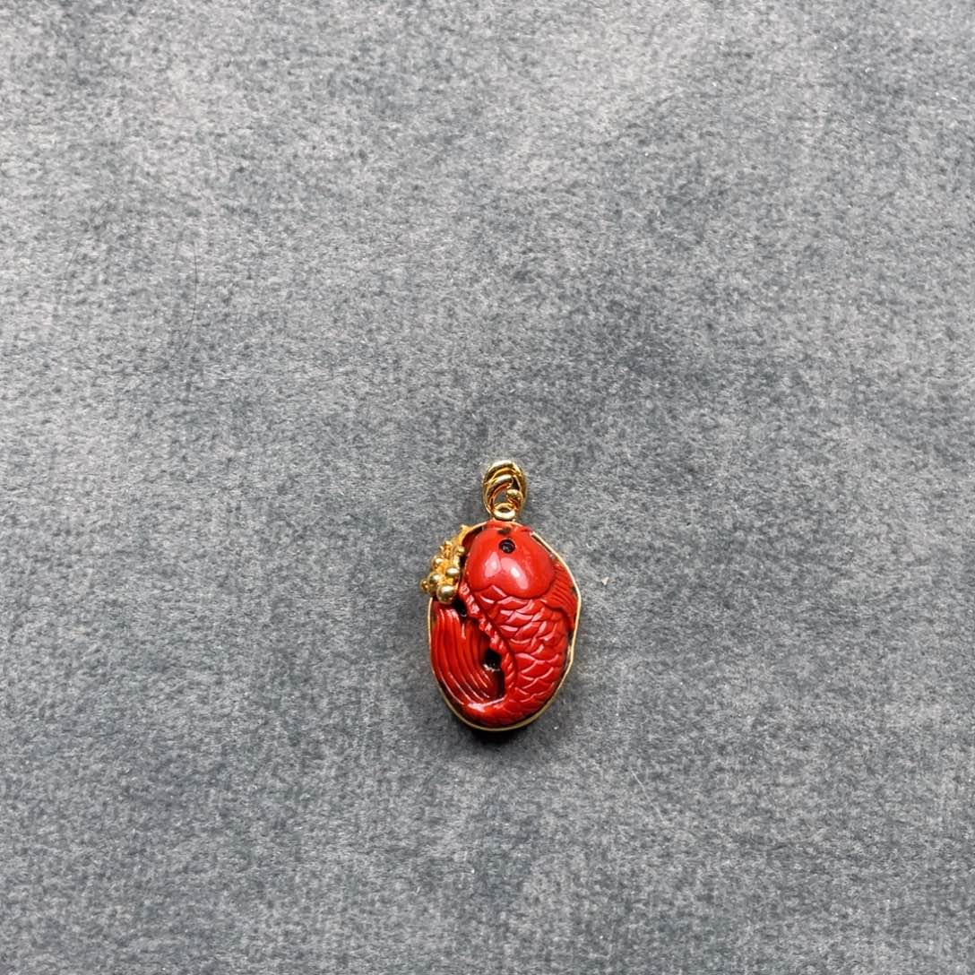 嘘***吧南红玛瑙18K金镶嵌吊坠