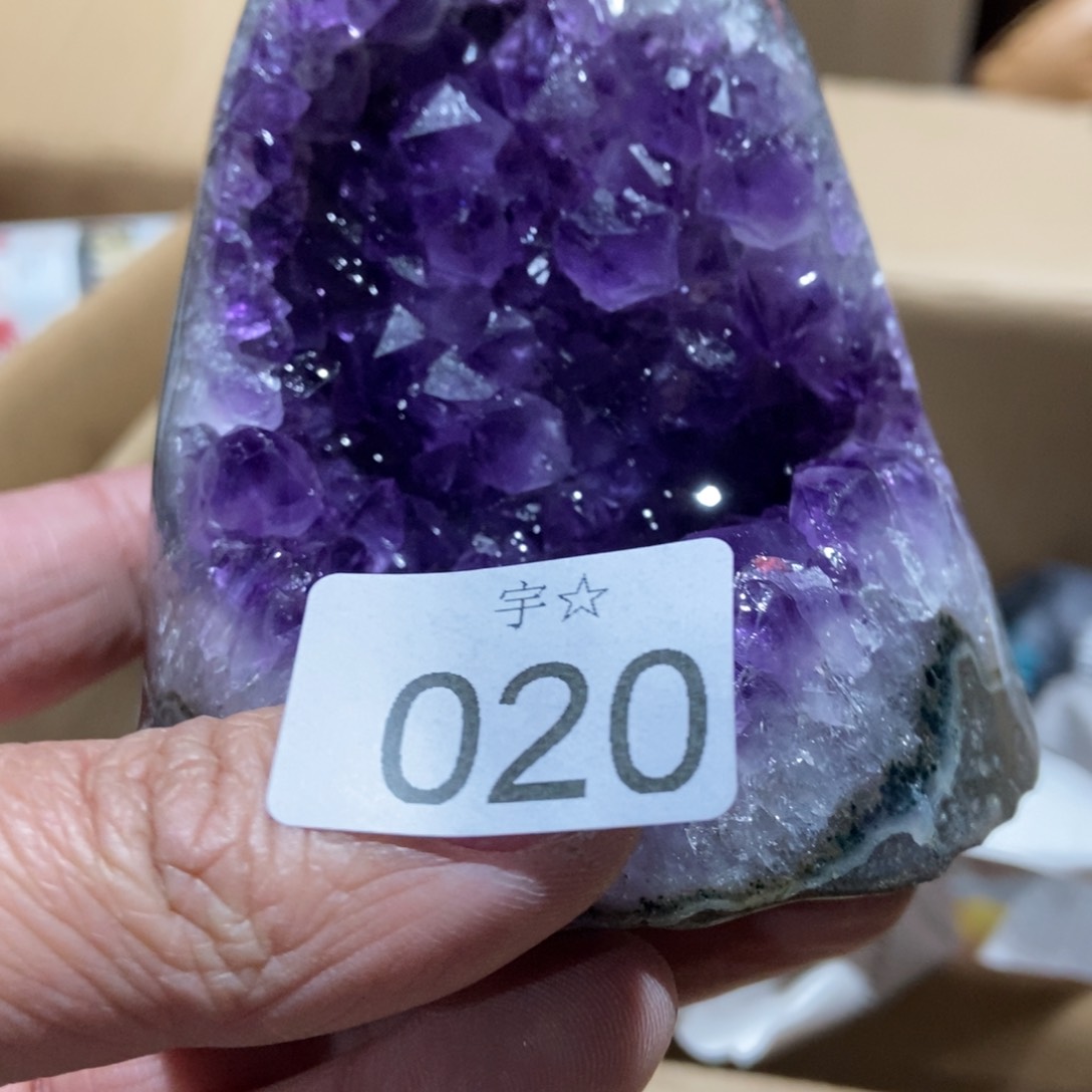 紫晶天然水晶摆件未镶嵌