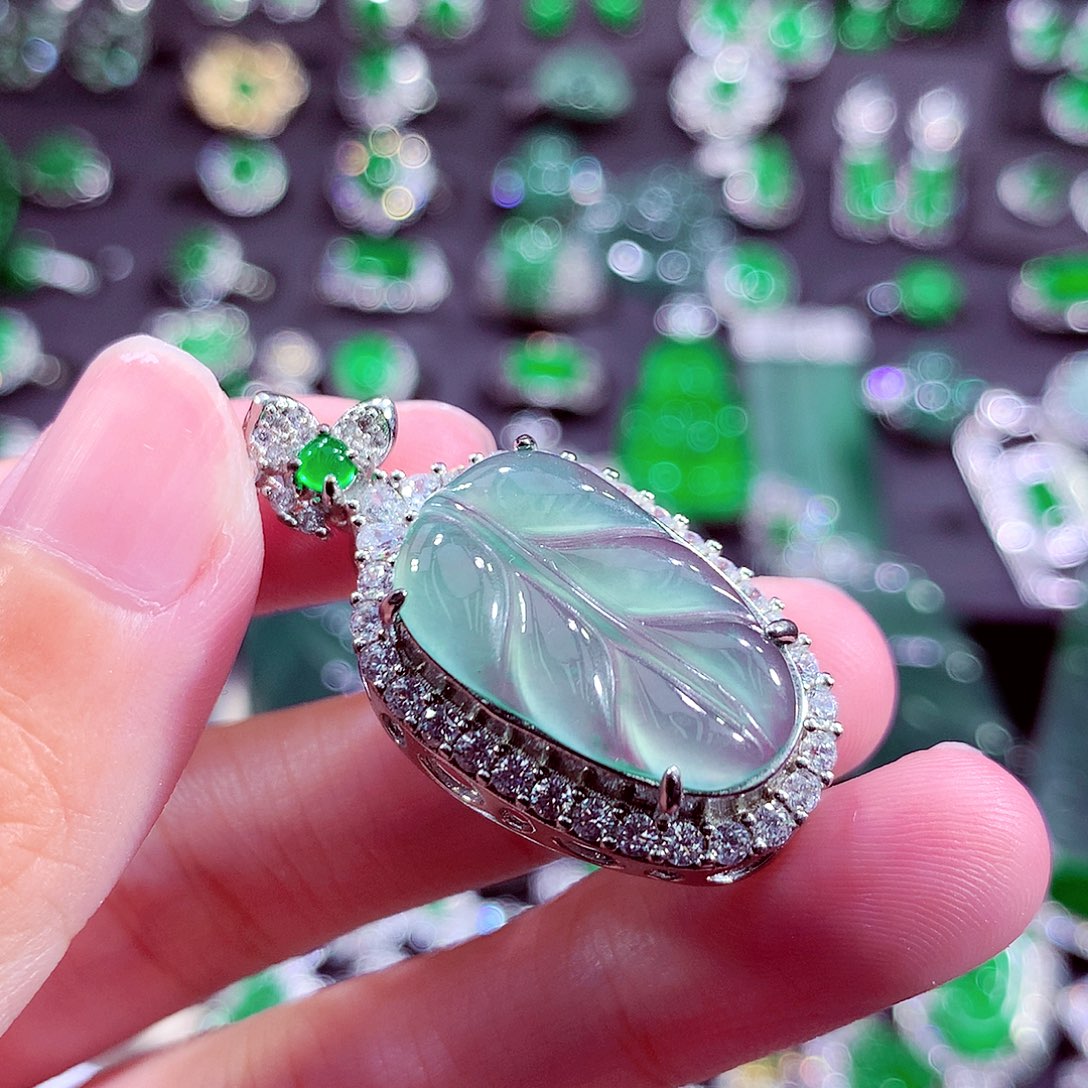 翡翠未镶嵌颈饰天然