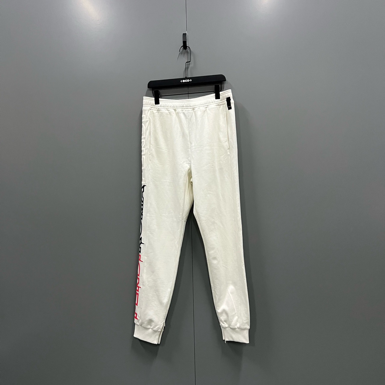 95新 FENDI/芬迪 (ll) 芬迪 侧边logo刺绣卫裤 50