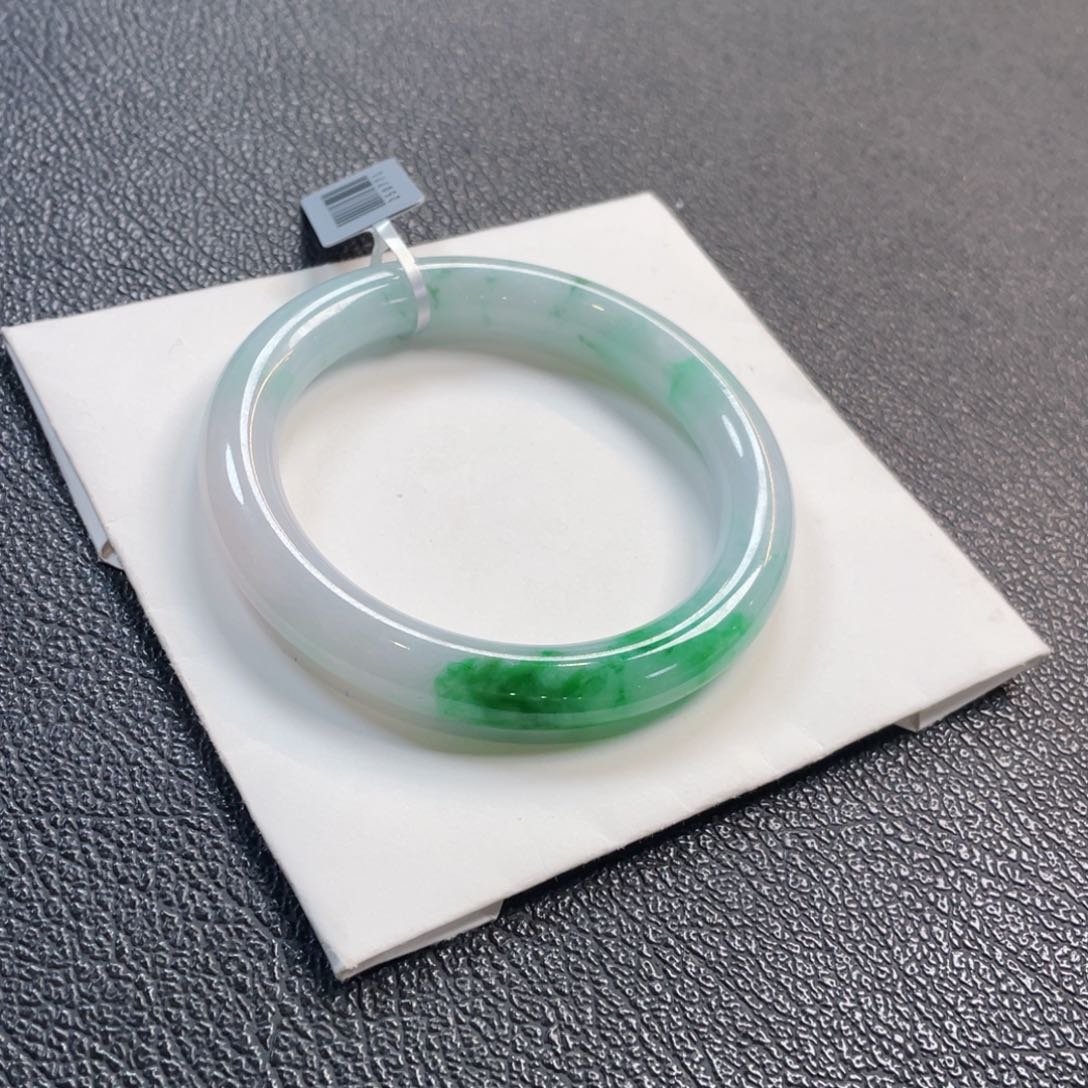 翡翠手镯未镶嵌56圆条