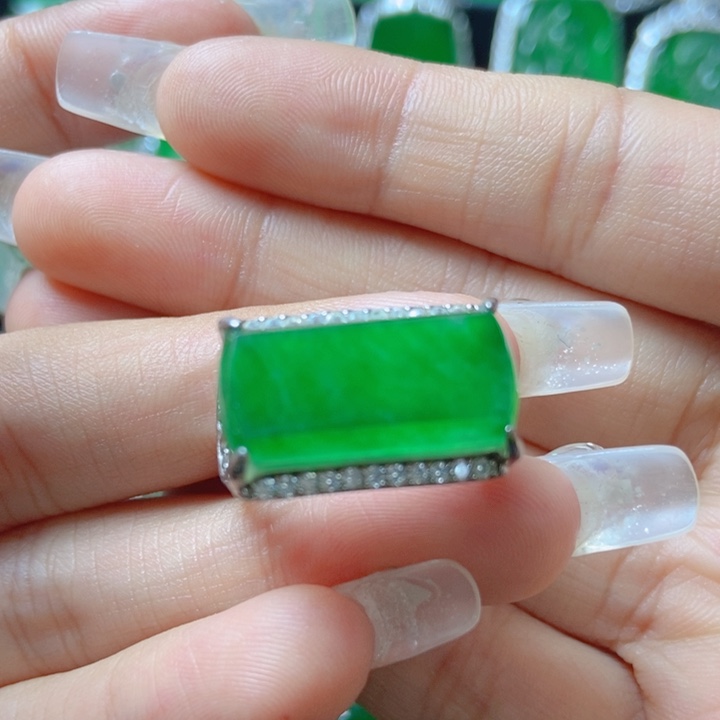 翡翠颈饰银S925镶嵌             