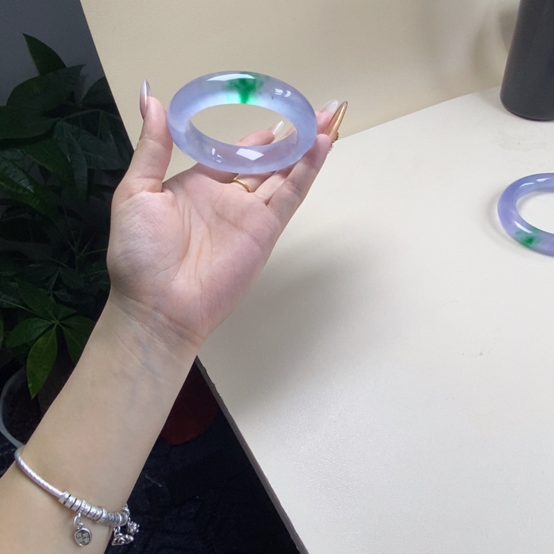 ****t玉时尚飘花手镯57蓝东丽