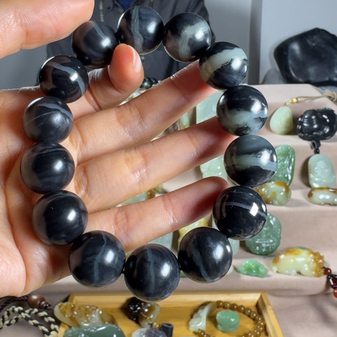 和田玉（糖玉）颈饰未镶嵌