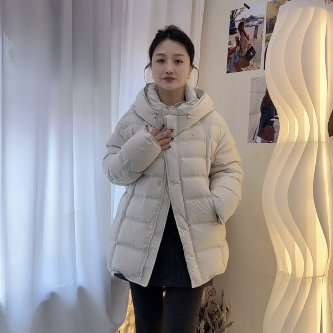 香港一诺羽绒服 8721千与千寻羽绒服