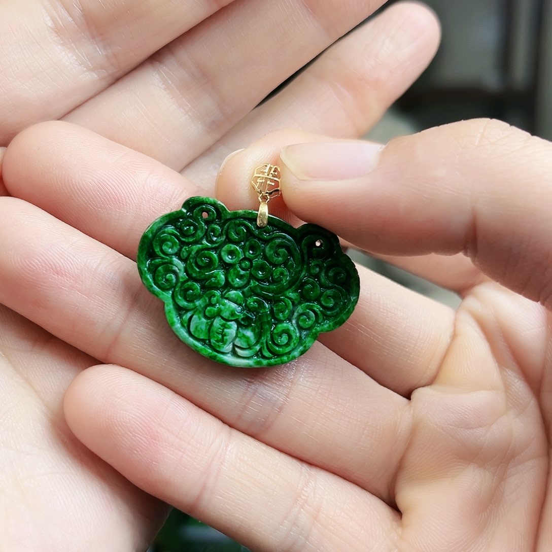 翡翠颈饰18K金镶嵌吊坠