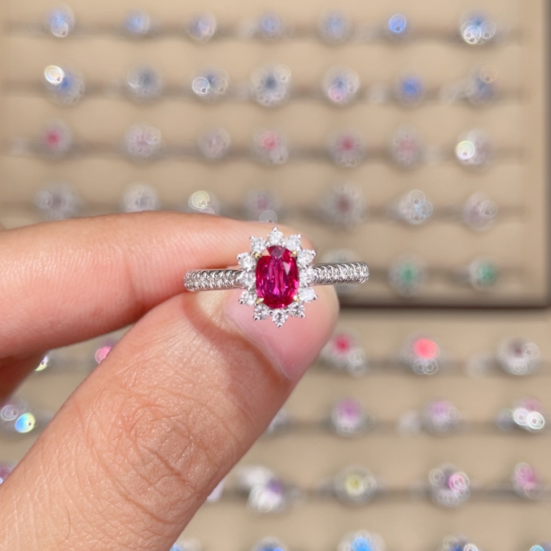 红宝石戒指18K金镶嵌0.8ct 无烧 