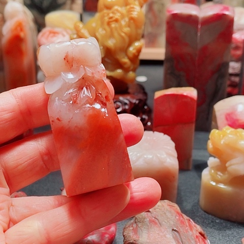 昌化石老性精品红花冻石