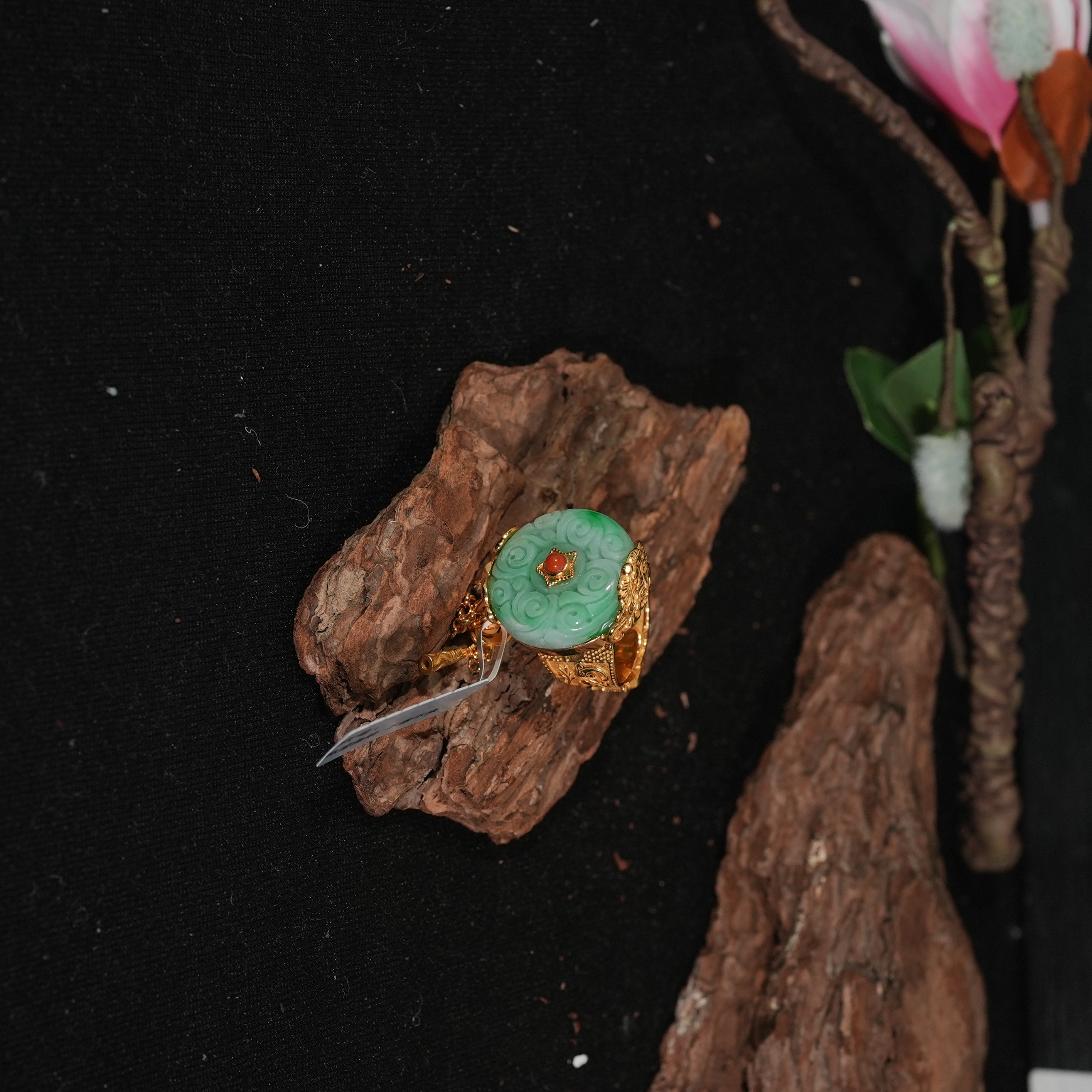 6.1香港王老板-翡翠戒指ke721