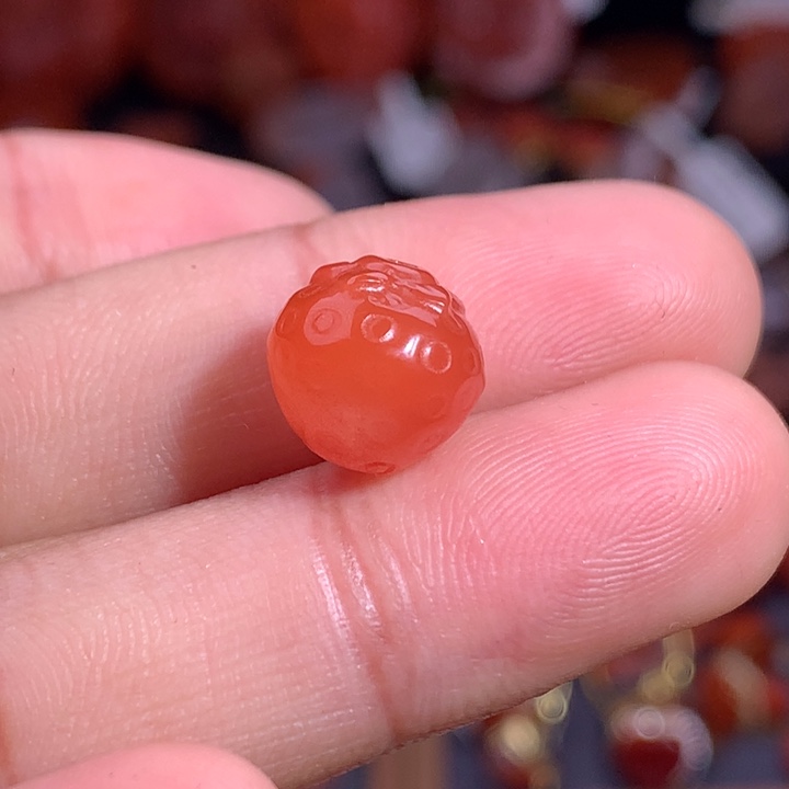 南红玛瑙未镶嵌珠宝半成品草莓