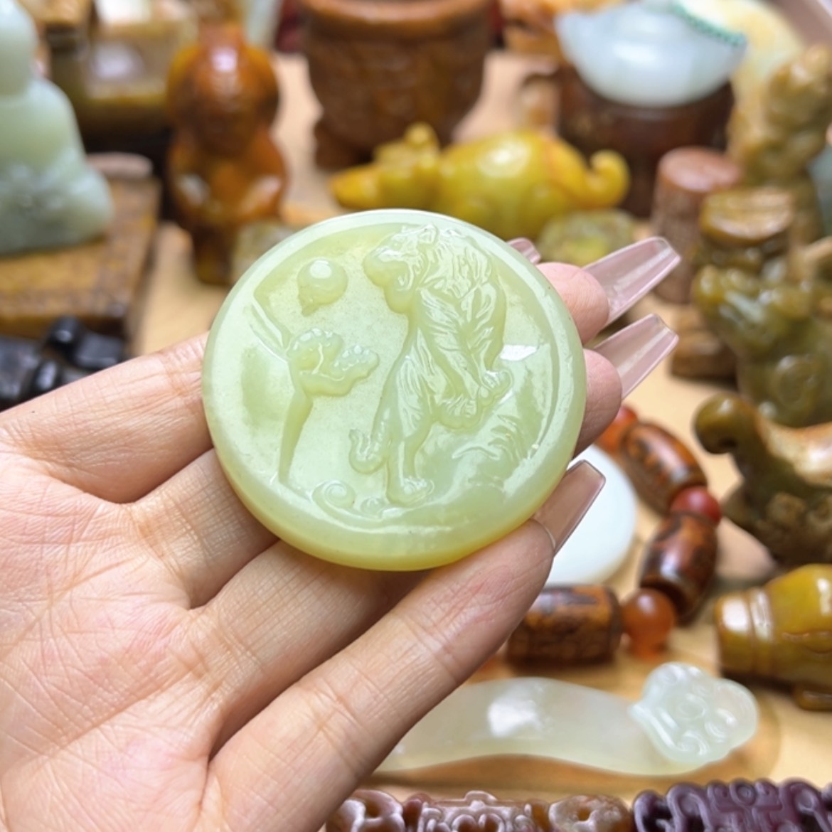 【闪购商品】蛇纹石玉颈饰未镶嵌