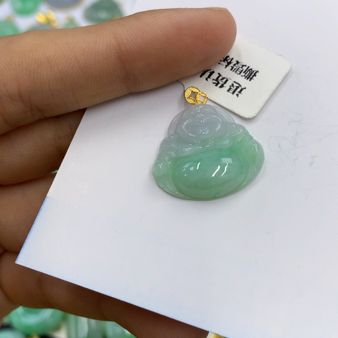 翡翠18K金镶嵌颈饰翡翠