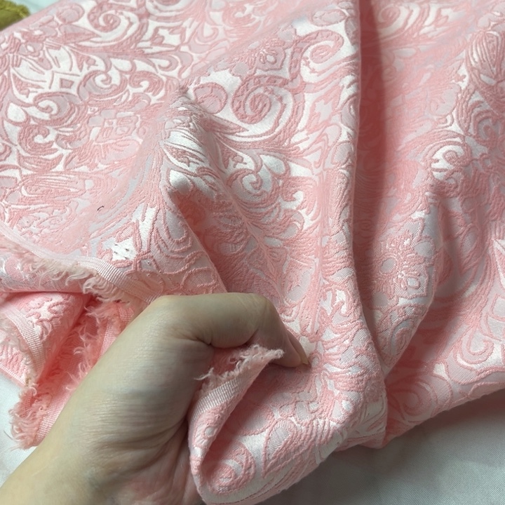 粉色提花1.5米。      