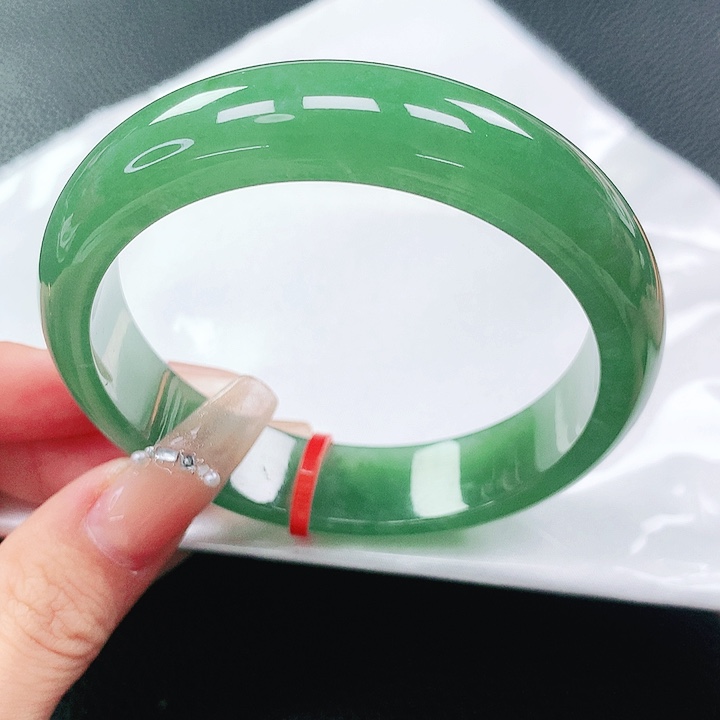 翡翠手镯未镶嵌58圈