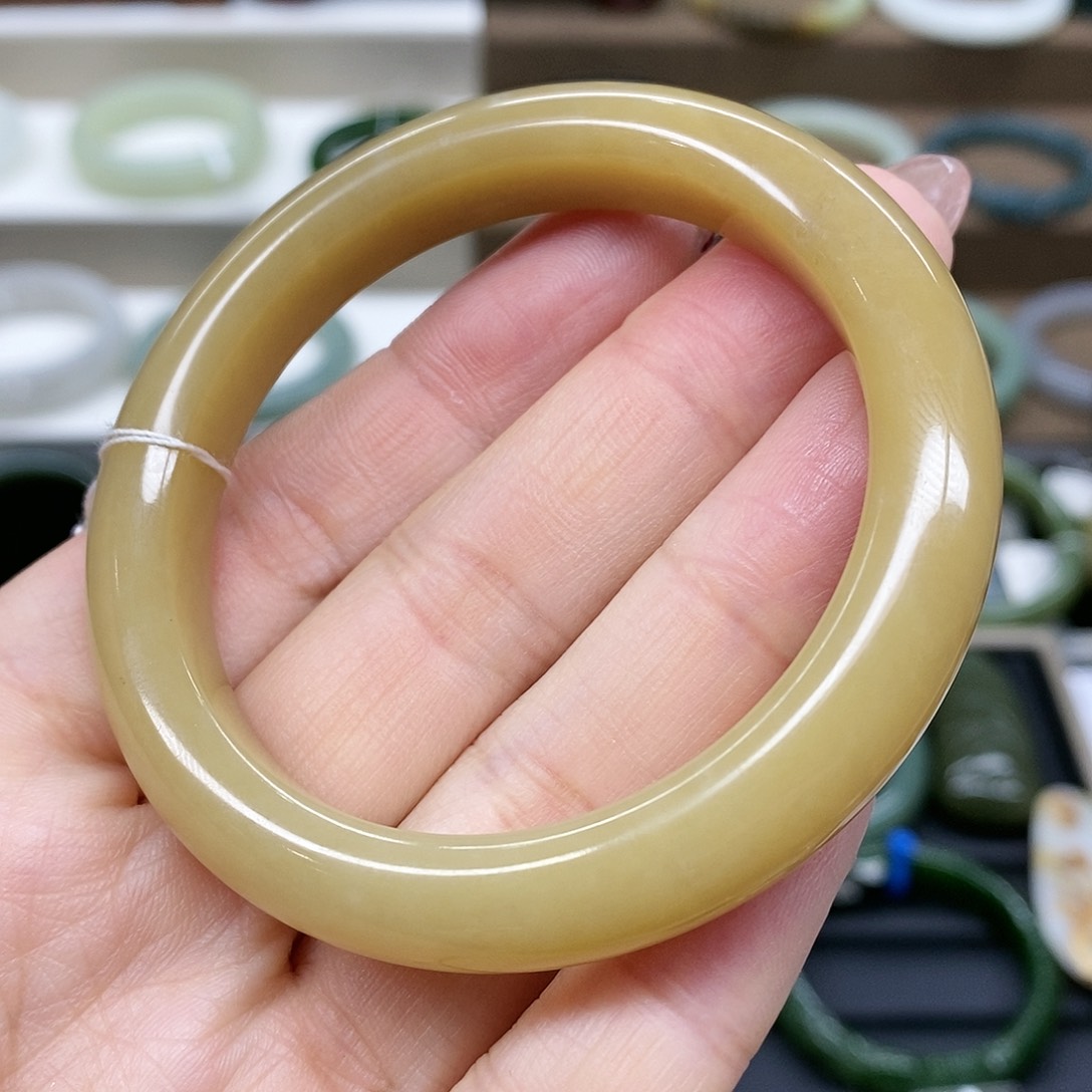 【闪购商品】和田玉手镯未镶嵌