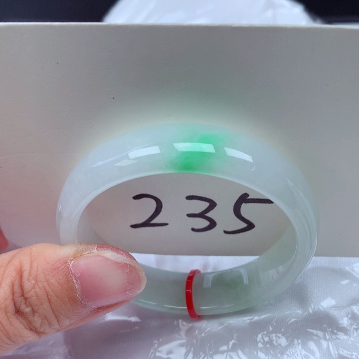 翡翠手镯（贵妃镯）未镶嵌翡翠