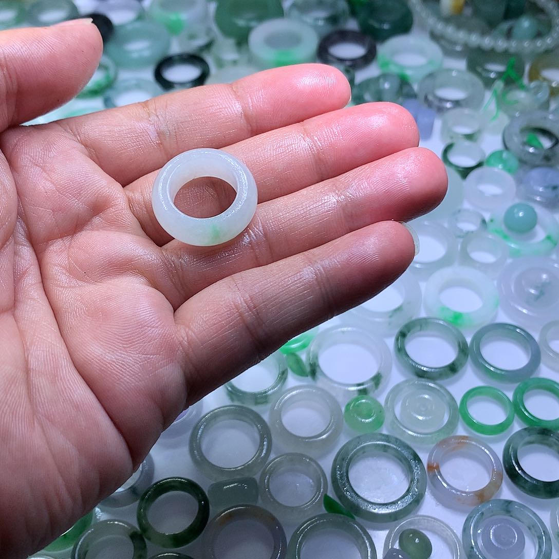 未镶嵌定制翡翠阿*苏