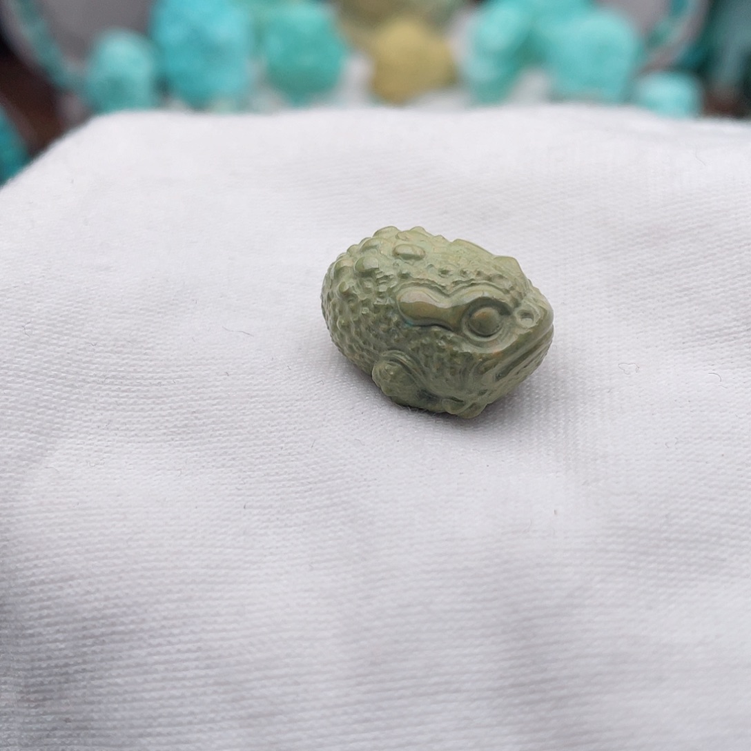 绿松石未镶嵌颈饰