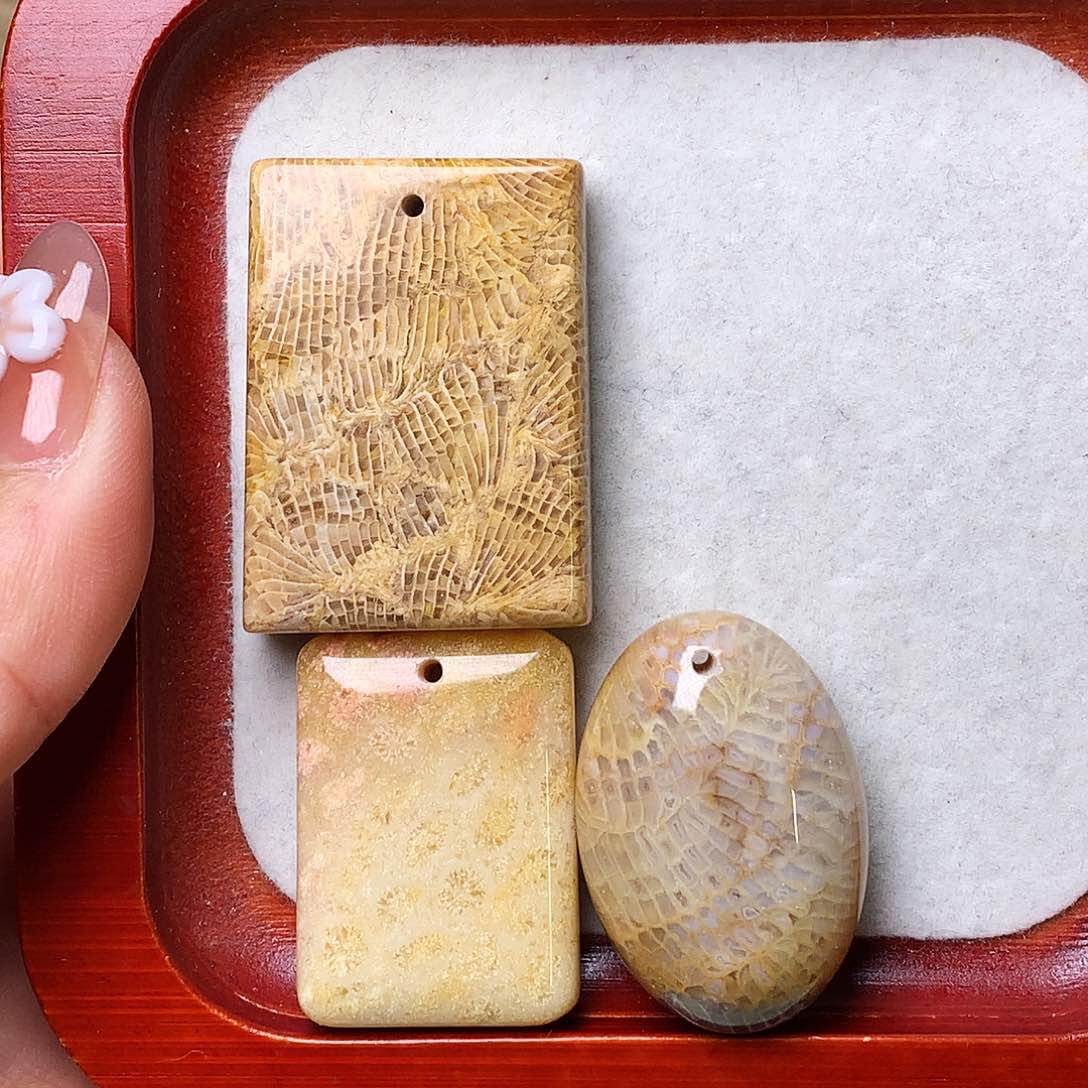 石英质玉颈饰未镶嵌小*～