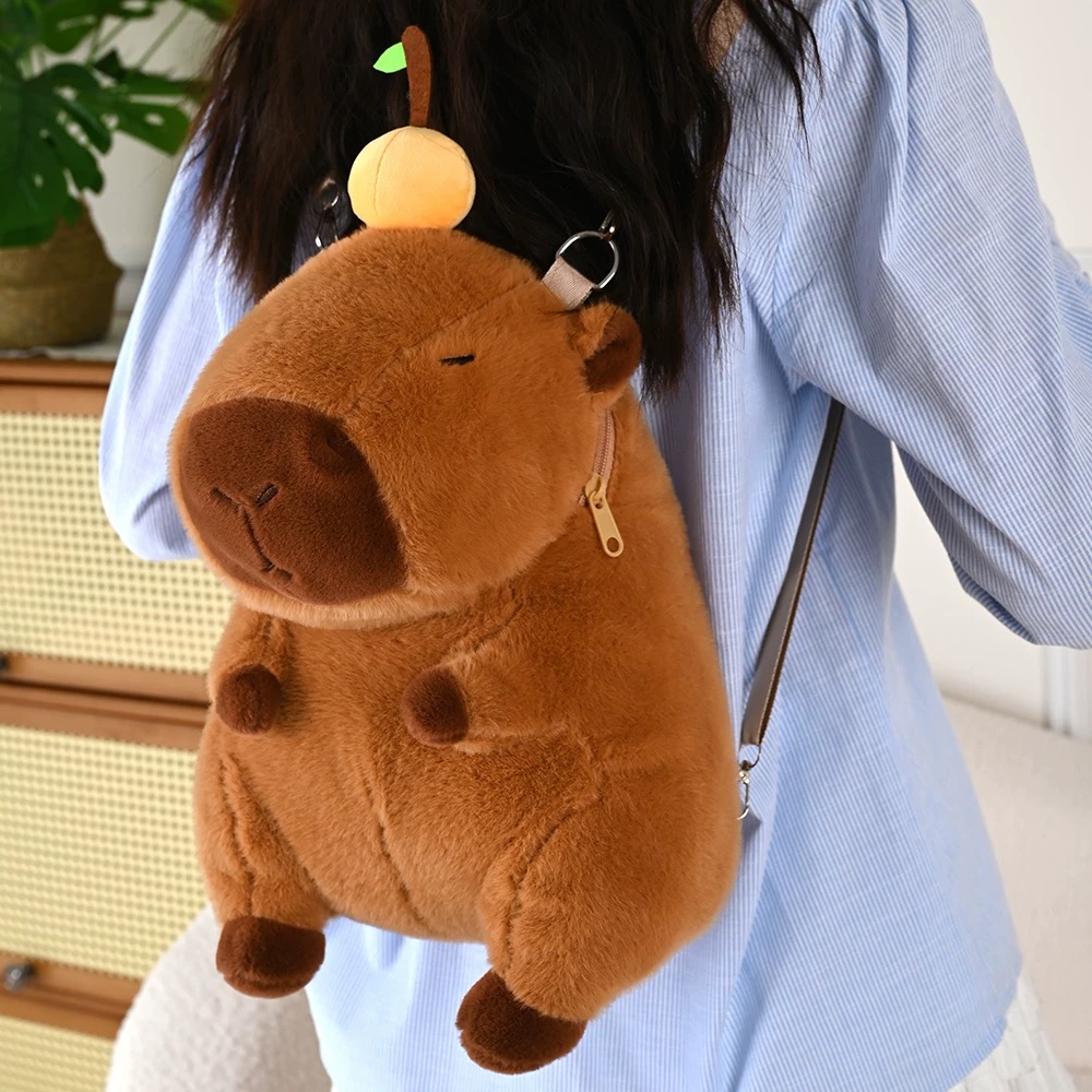 可爱卡皮巴拉毛绒双肩包出游玩偶包1个