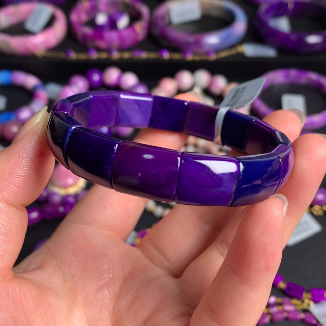 未镶嵌苏纪石（舒俱来）凝胶蓝紫幻彩镯排