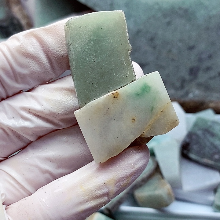 翡翠颈饰未镶嵌缅甸翡翠A货边角