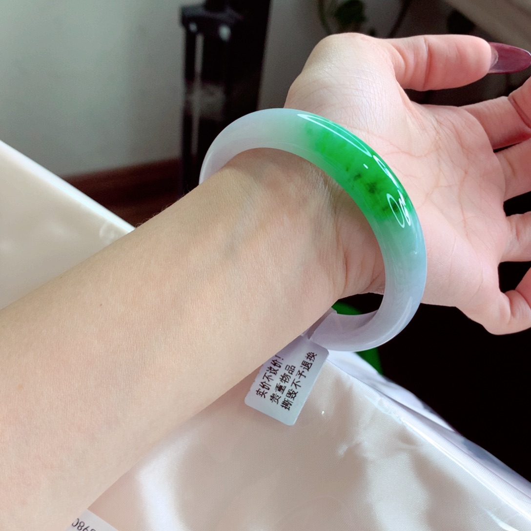 翡翠手镯未镶嵌58.2 超值中万品质白底青 灵