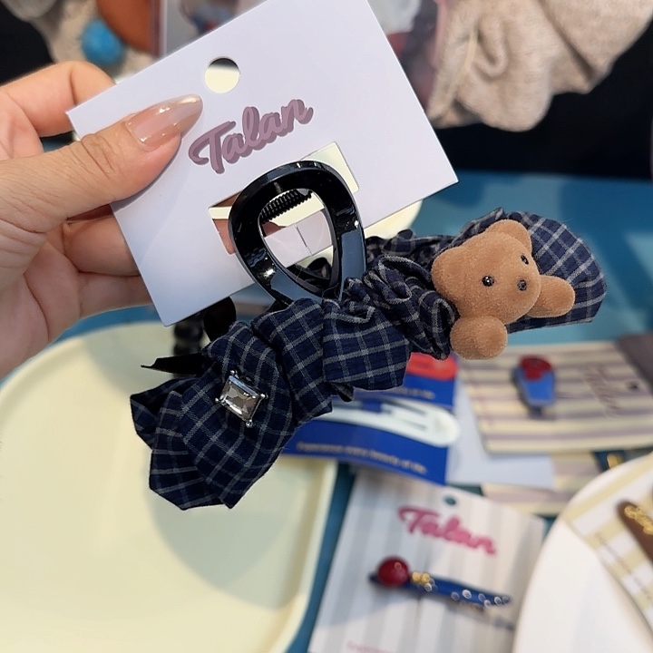 非金属布艺小熊格子蓝色 抓夹