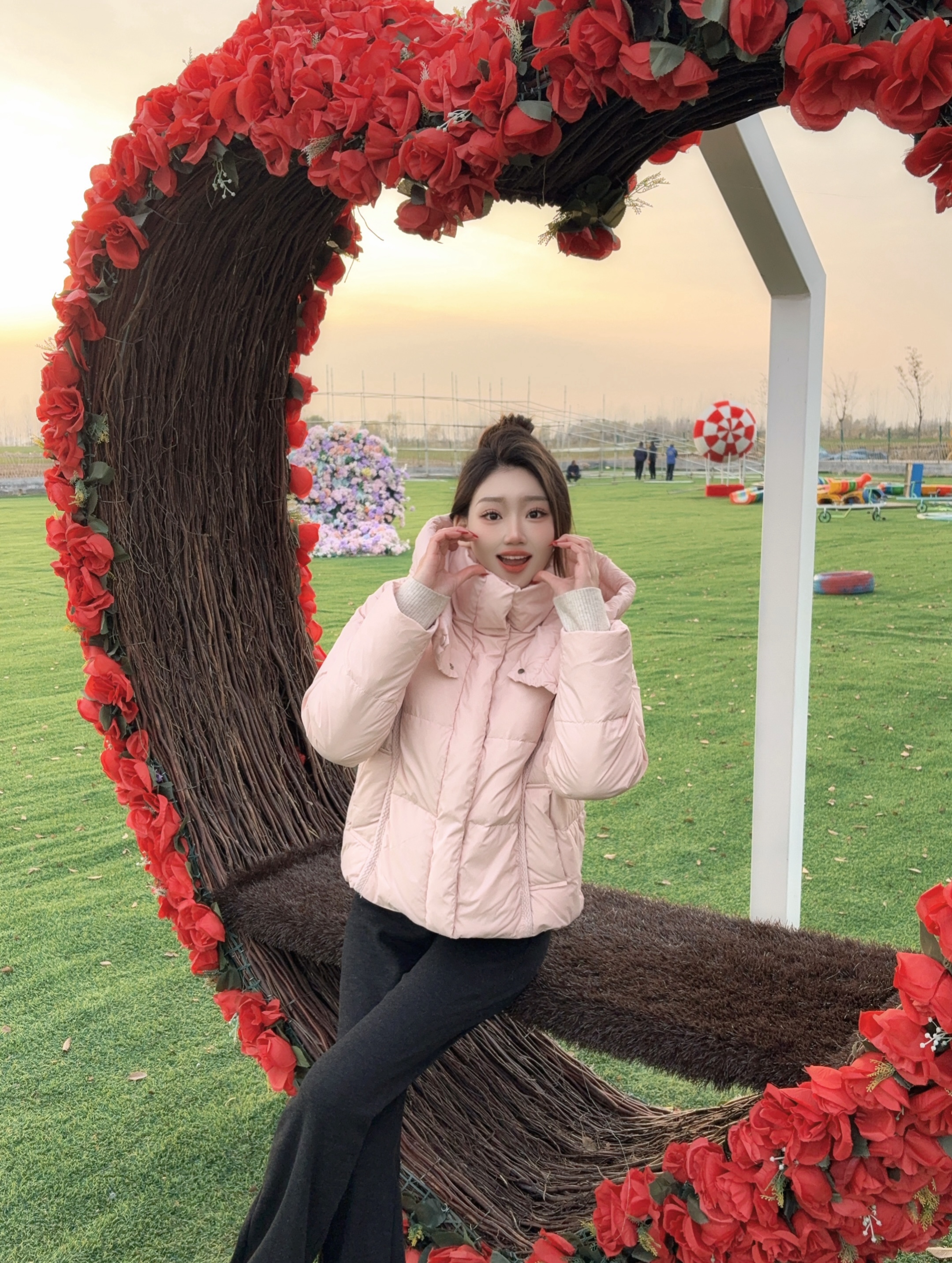  【小滕】2025冬季羽绒女士连帽短款保暖棉服轻薄冬泡芙简约百搭