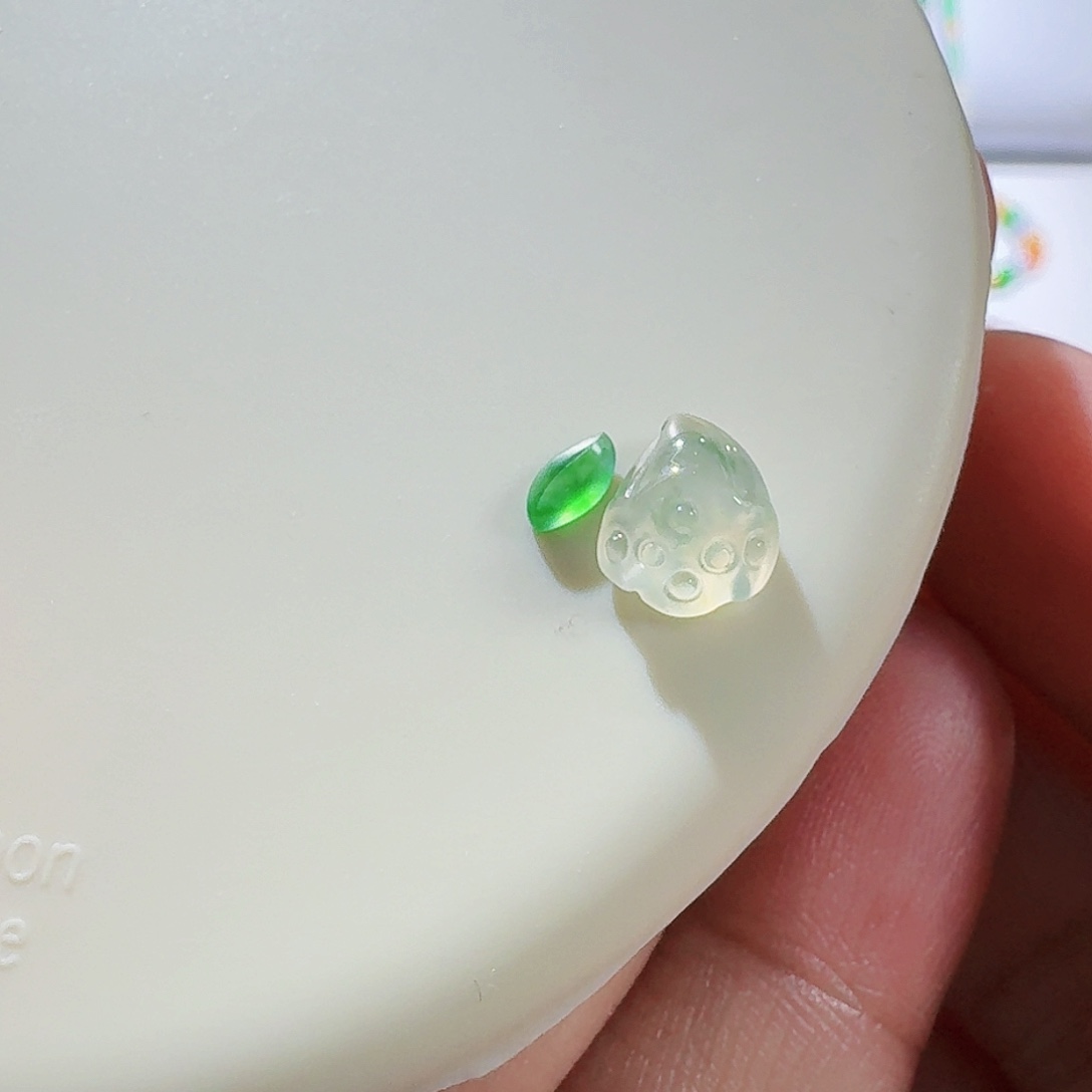 翡翠颈饰未镶嵌裸石