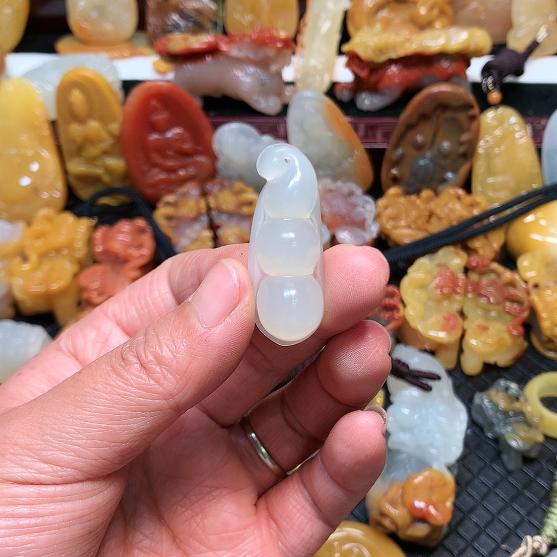 石英质玉（黄龙玉）挂件未镶嵌