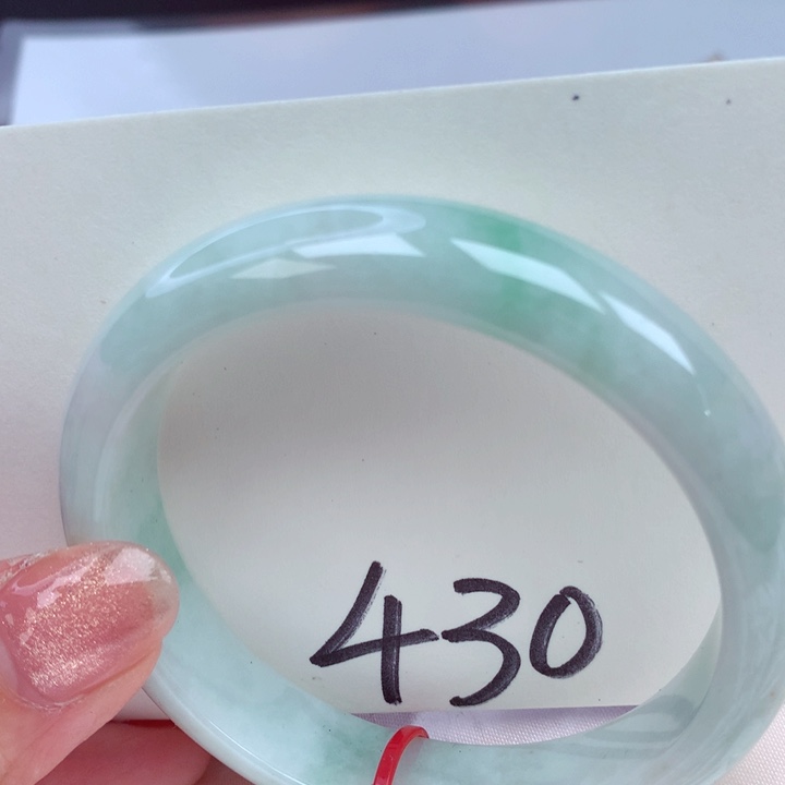 翡翠手镯未镶嵌翡翠