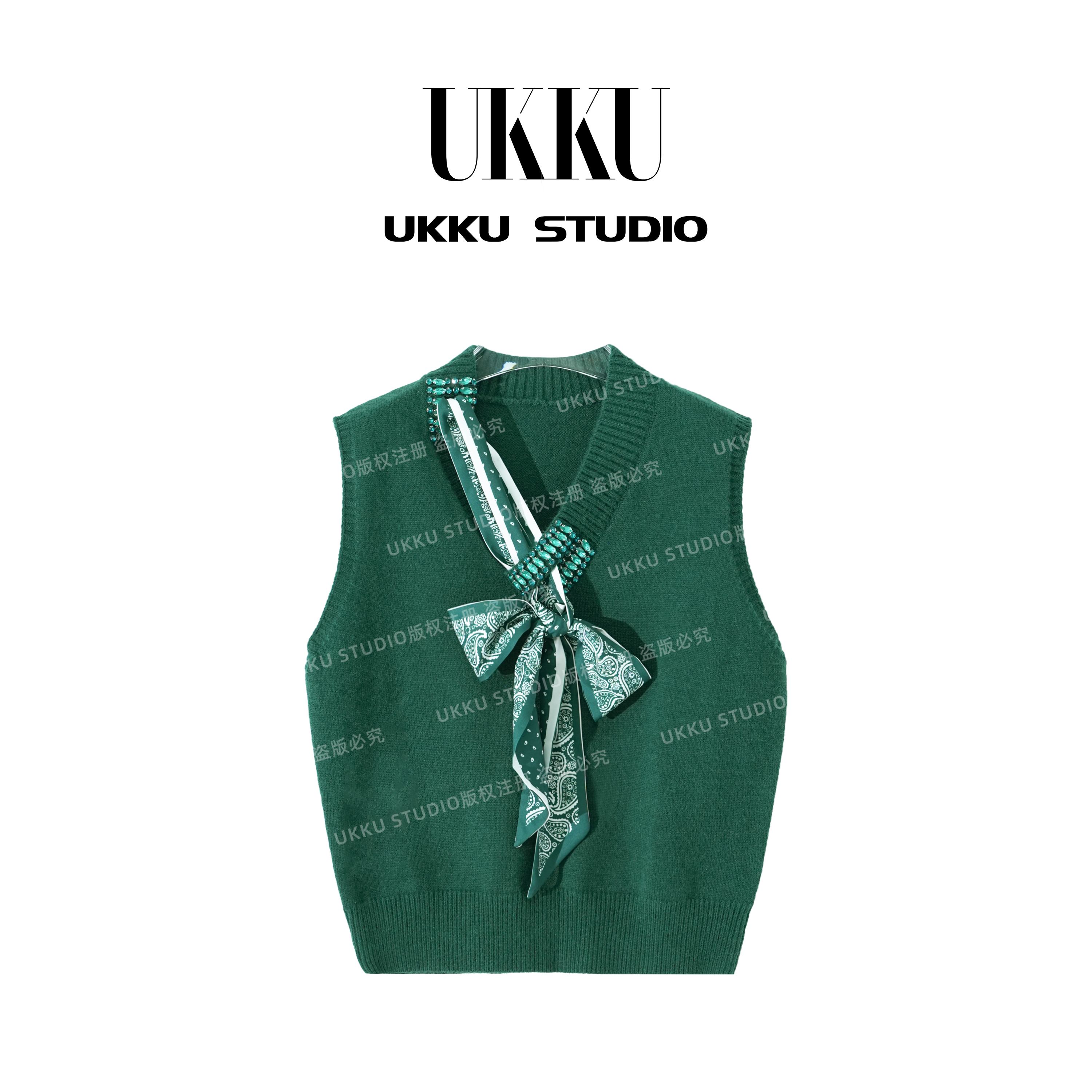 娟【UKKUSTUDIO】马甲修身型V领常规款夹短款极简风螺纹315035