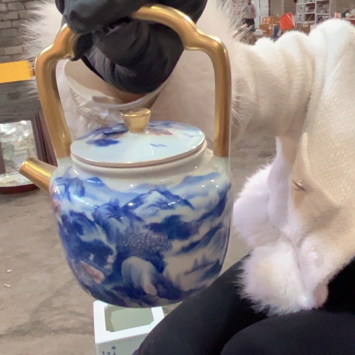 陶摆件景德镇高温瓷提梁壶