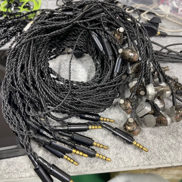 9新  捡漏soul有线一圈一铁HiFi耳机（不良）
