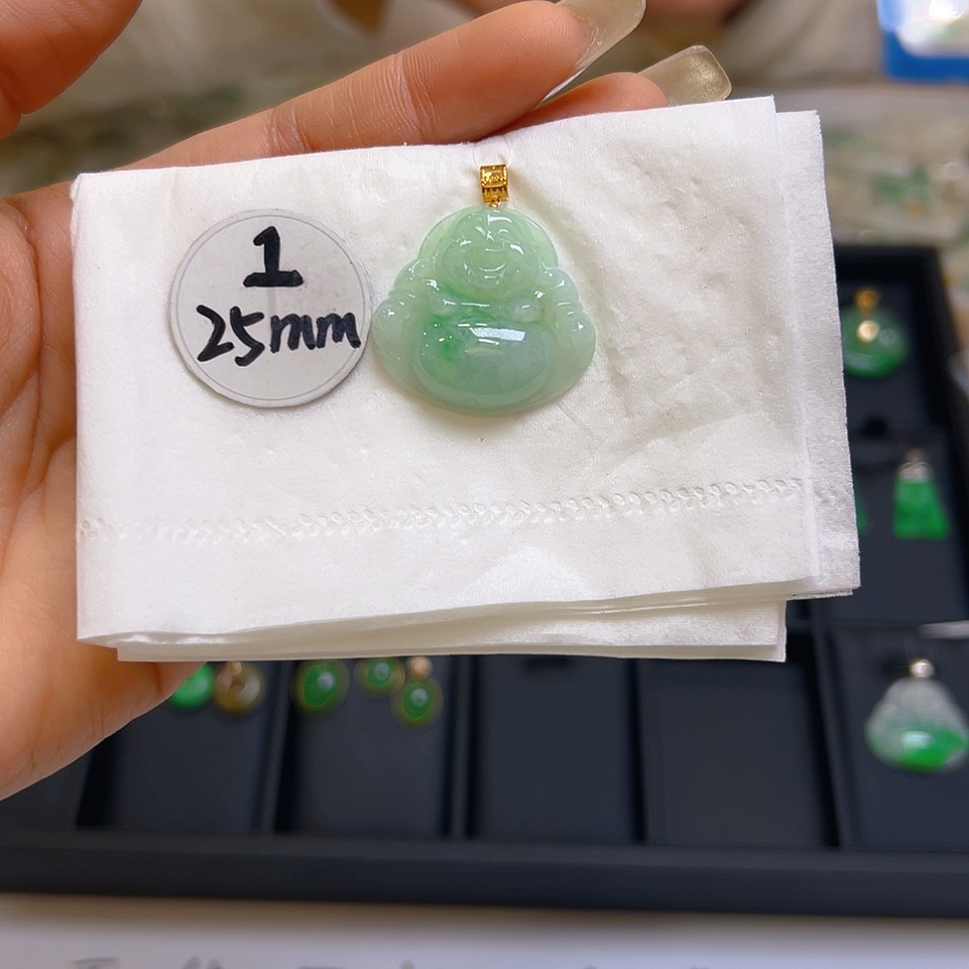 翡翠颈饰18K金镶嵌翡翠