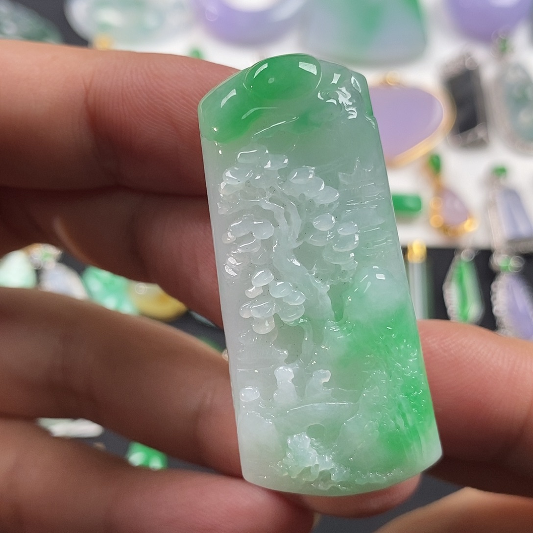 翡翠未镶嵌颈饰翡翠