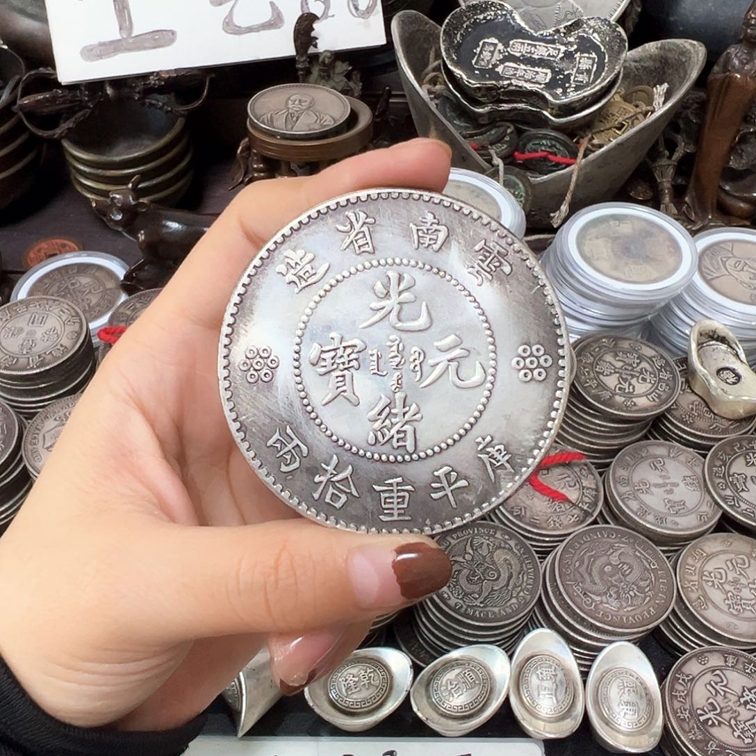 金属复古风格摆件