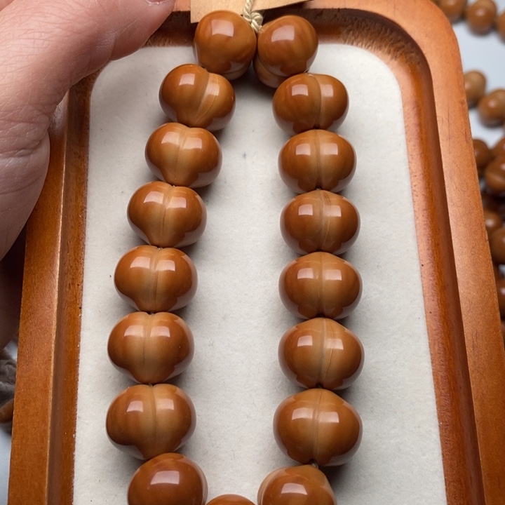 猴头核桃吊坠屁桃