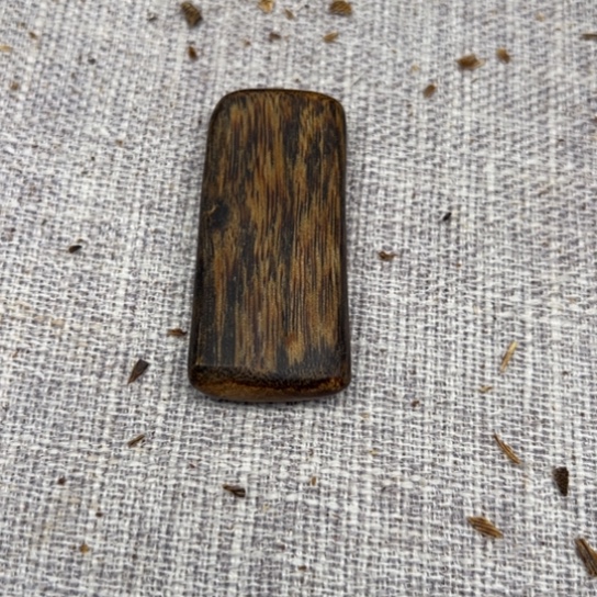 沉香吊坠少**?卡无事牌吊坠