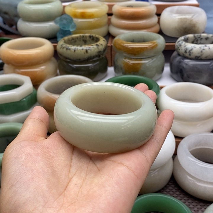 石英岩玉手镯未镶嵌@*@