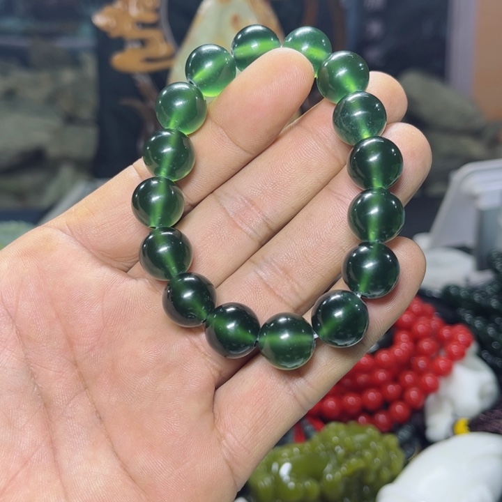 蛇纹石玉手串未镶嵌