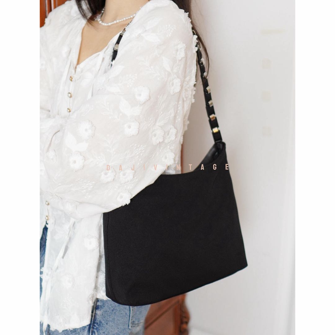 95新 FERRAGAMO/菲拉格慕 大吉中古/菲拉格慕黑色hobo单肩包