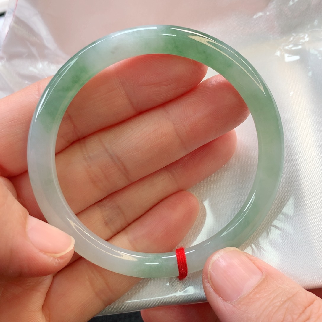 翡翠手镯未镶嵌54圆