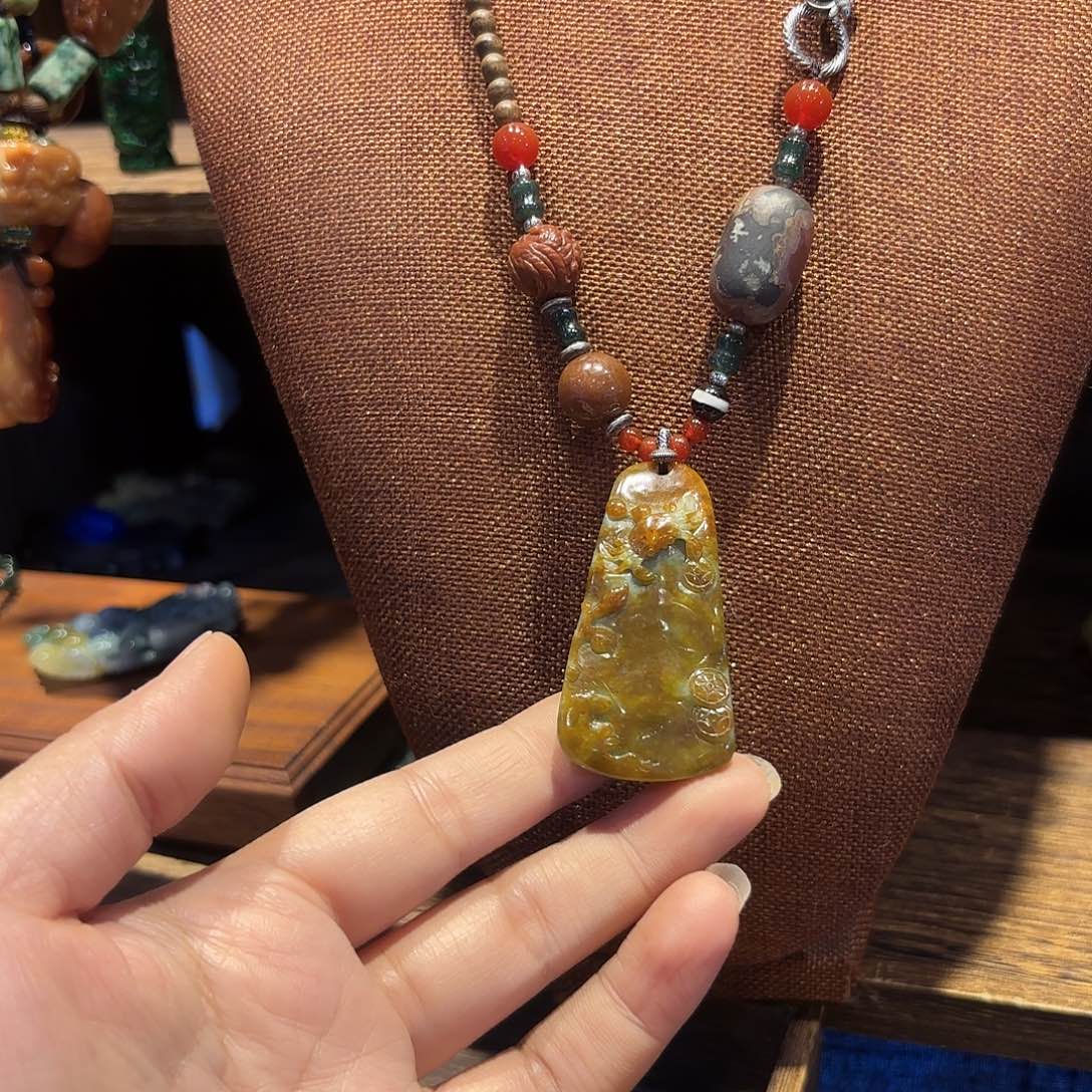 翡翠颈饰未镶嵌原创