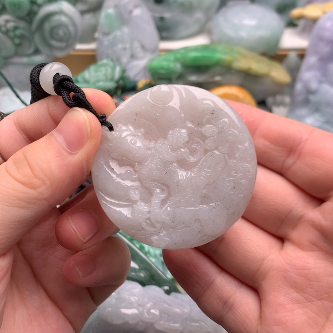 吊坠(不含链)未镶嵌翡翠